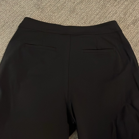 Lululemon ankle pant. Size 8. Black. Cuffed bottom - Picture 4 of 5
